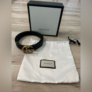 Women’s Slim Gucci Belt with Signature Double G Buckle